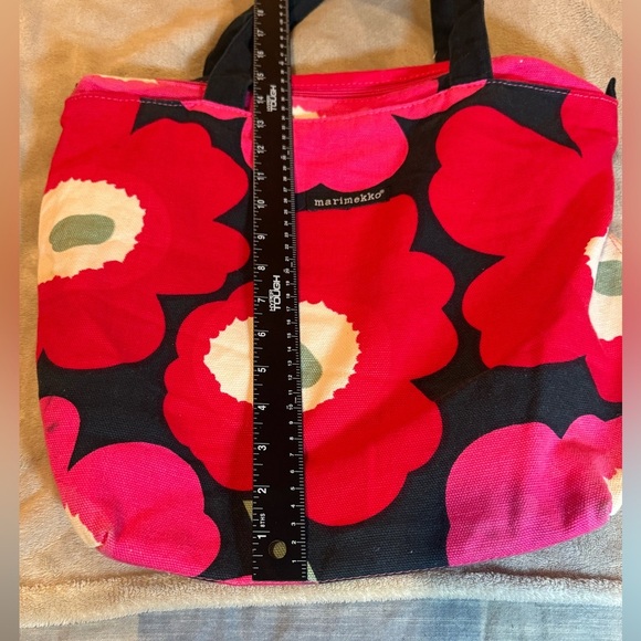 Marrimeko Unniko pink and red floral tote bag 13x16. - Picture 8 of 10